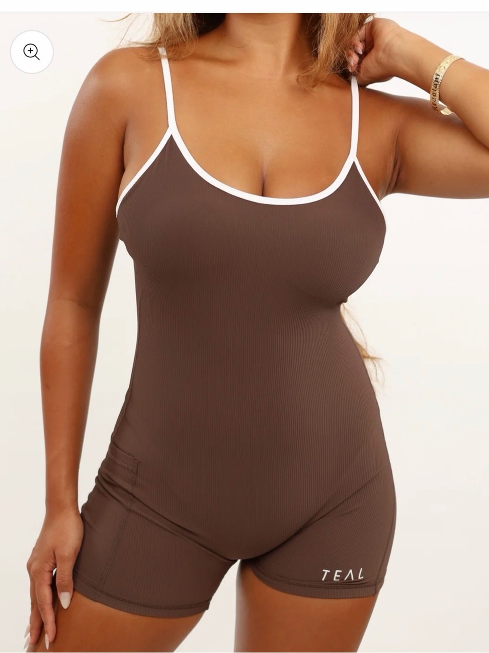 NWT ACTIVEBYTEAL
Azure V-Back Jumpsuit in Ribbed Mocha w/ Trim